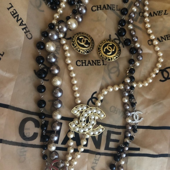 CHANEL pearl necklace set / Chanel Scarf/ Chanel earrings - Picture 2 of 5